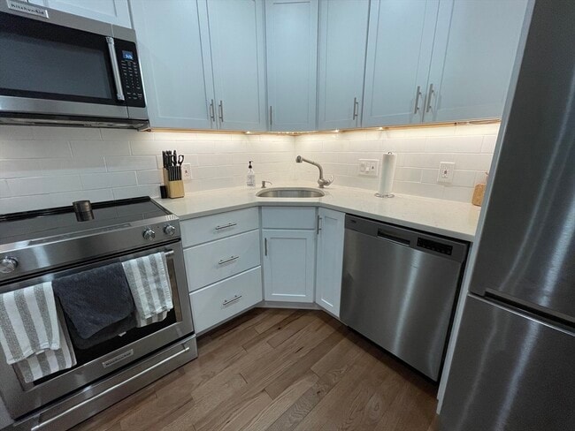 Building Photo - 144 Commonwealth Ave Unit 9