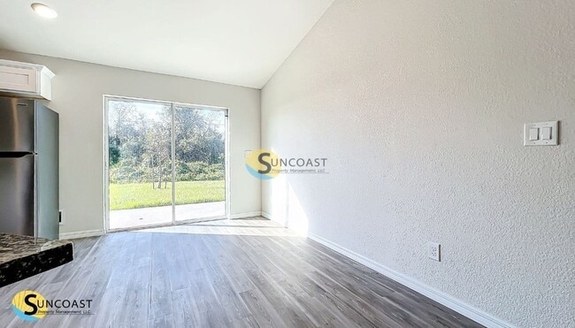 Photo - 1714 NE 40th Ln