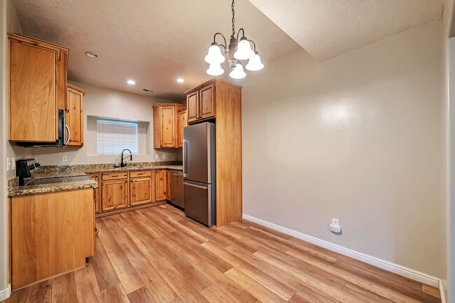 Photo - 2409 Adelaide Dr