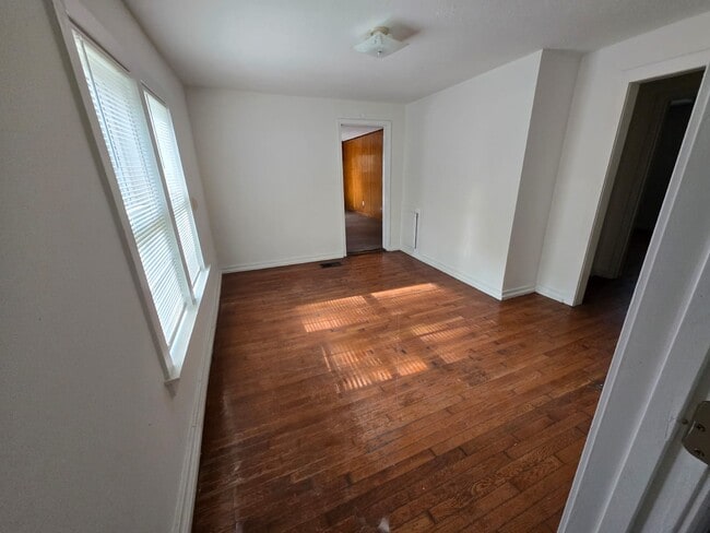 Photo - 360 Cooper Rd