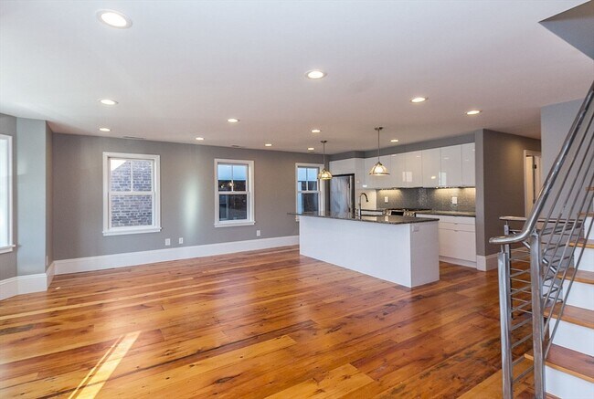 Photo - 150-152 Huron Ave Unidad 152