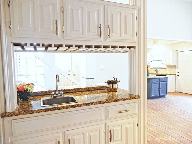 Photo - 3636 Country Club Dr W