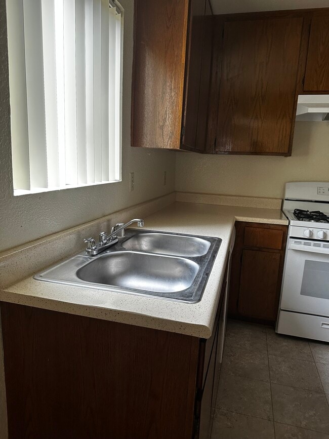 1bedrm-kitchen - Doty Apartments North & South