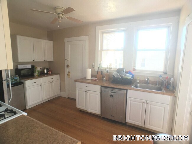 Photo - 28 Claymoss Rd Unit 3