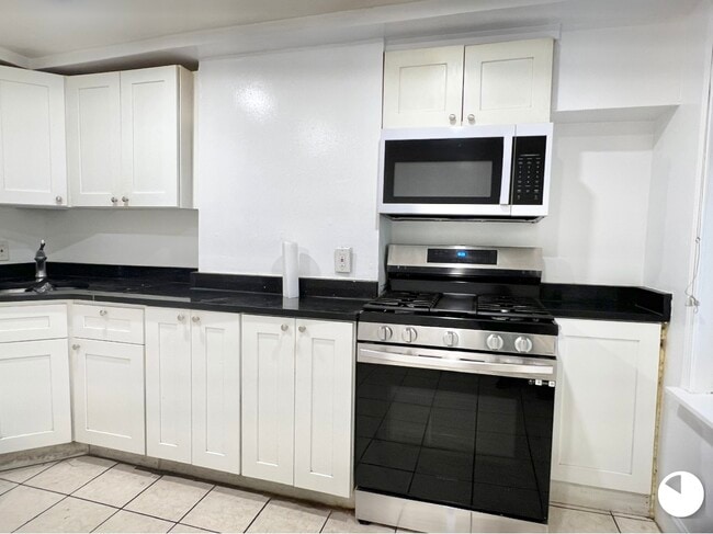 Photo - 848 Huntington Ave Unidad 2