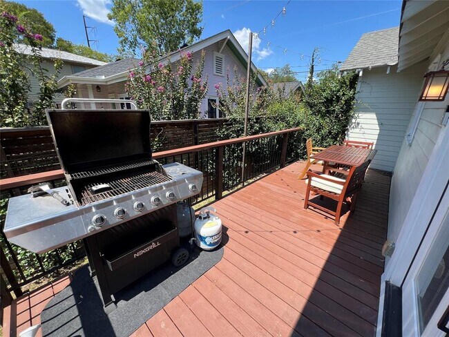 Photo - 307 E 38th St