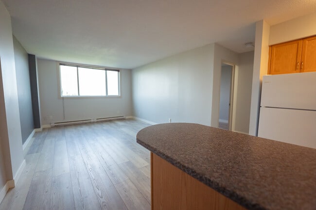 Photo - Highland Tower