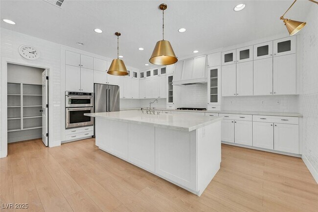 Building Photo - 2524 Flodden St