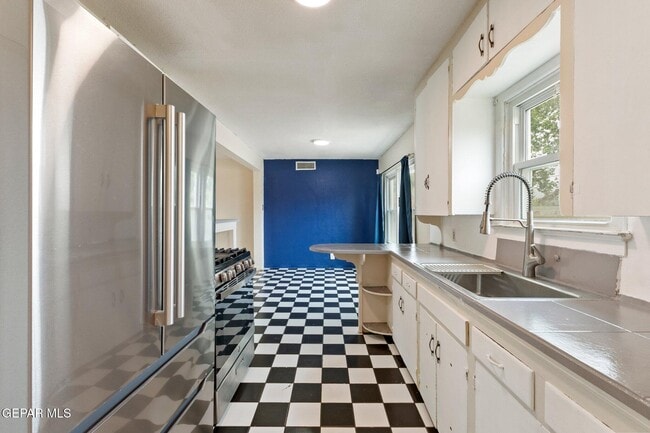 137 Anita Cir