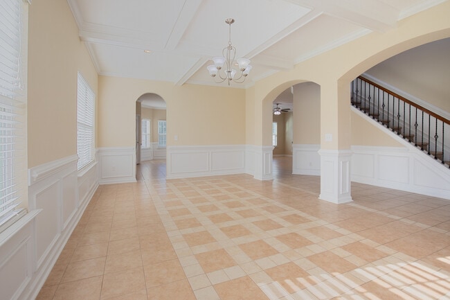 Photo - 678 Red Oak Ln