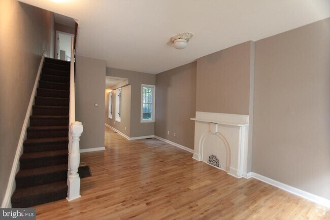 Building Photo - 1732 N Sydenham St Rental