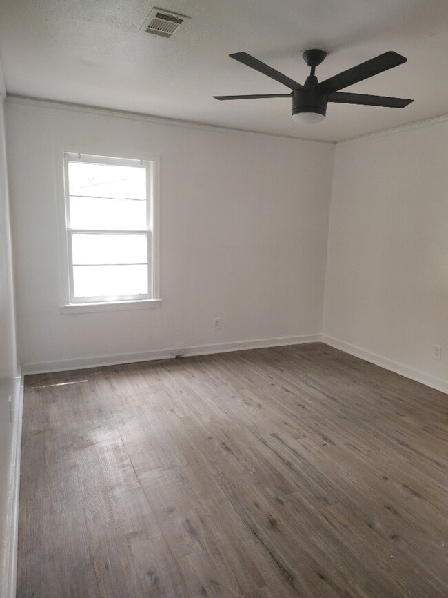 Photo - 1734 Dixie Dr
