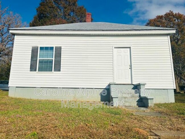 Photo - 110 Martin St