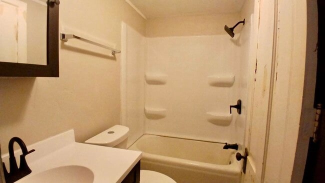 Photo - 131 E 2nd St Unit APT 2 Lower