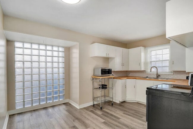 Photo - 103 E Meadow Ave