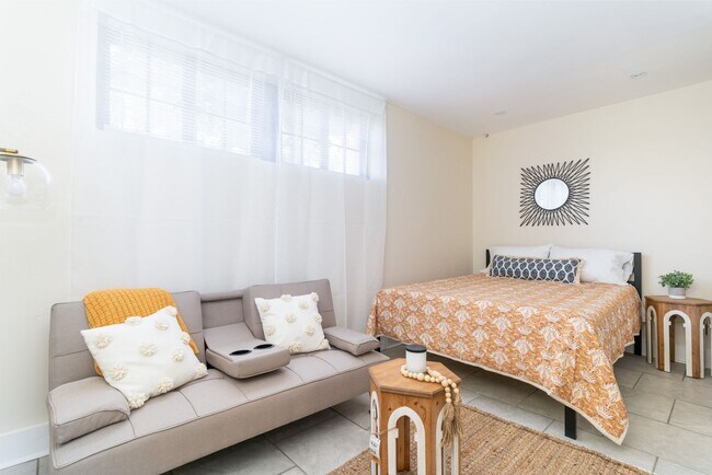 Dumont Apartments