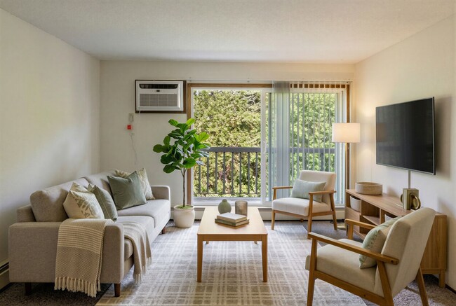 Living Room - Fox Ridge Estates