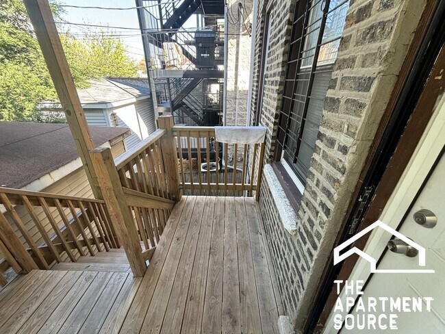 Photo - 1624 W Beach Ave Unidad 2R