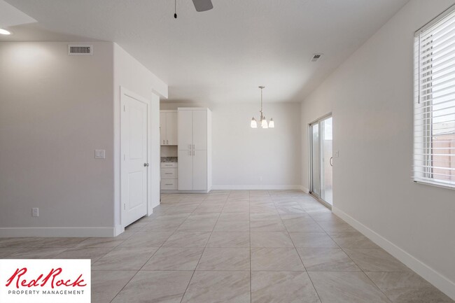 Newer Build! 3 Bedroom, 2.5 Bathroom with ... - Newer Build! 3 Bedroom, 2.5 Bathroom with ... Casa