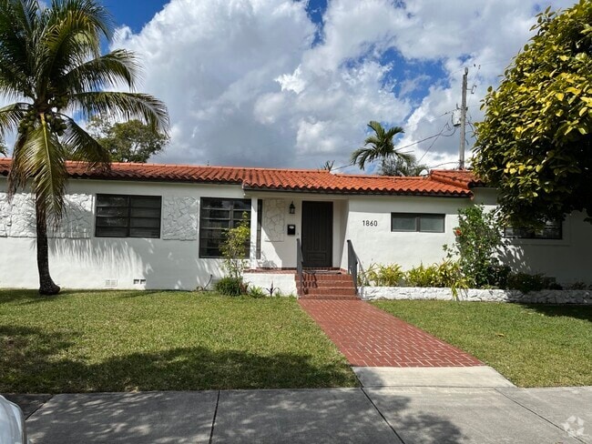 Building Photo - 1860 SW 36th Ave Rental