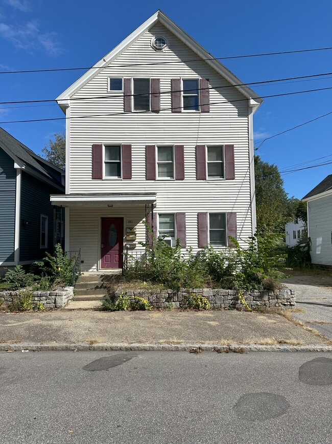 Building Photo - 381 Thornton St Unit 3