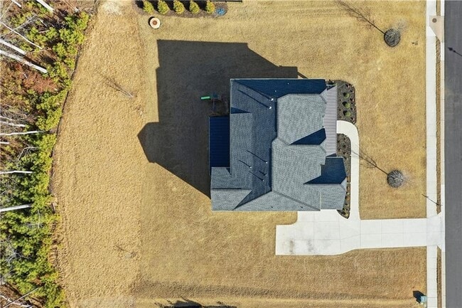 Photo - 415 Oakleigh Ave