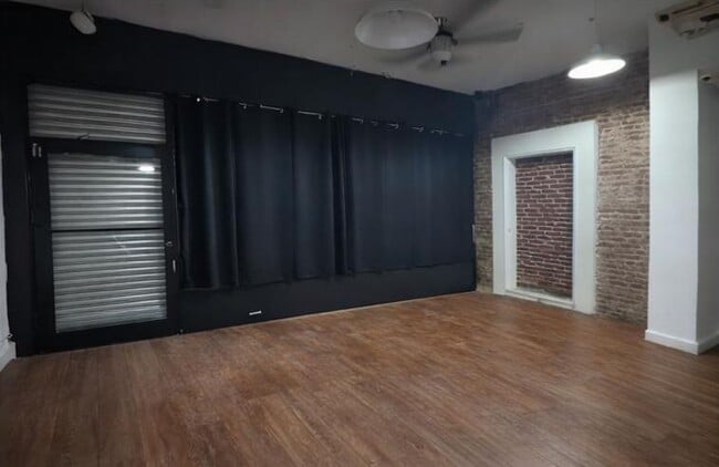 Photo - 154 Utica Ave Unidad 1