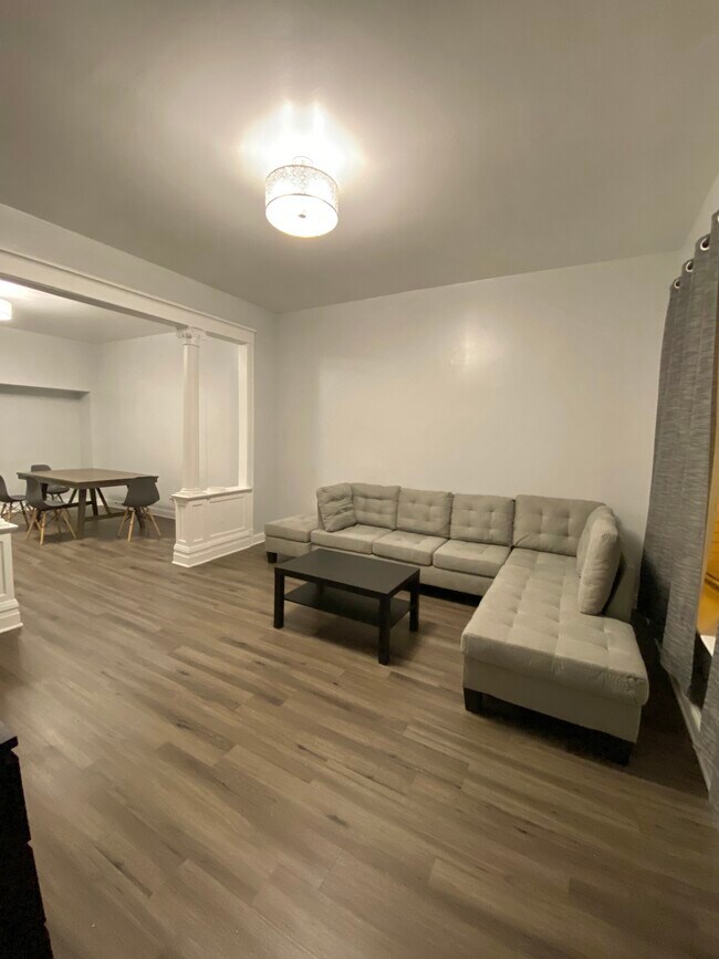 Photo - 2120 S Halsted St