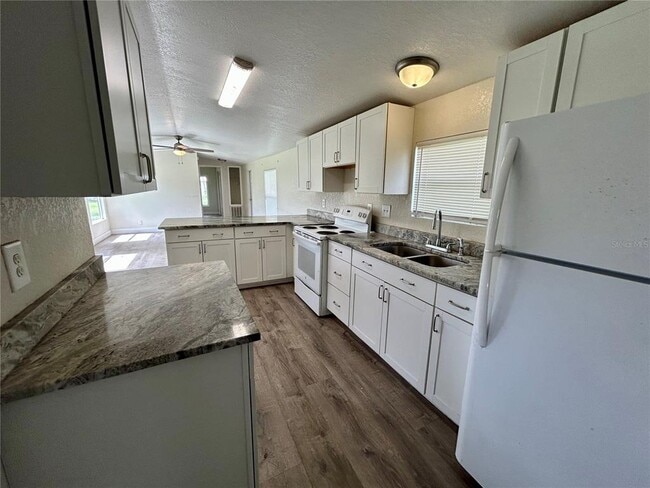 Photo - 612 Grove Dr