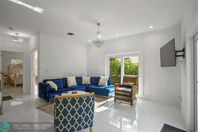 Photo - 833 SW 17th St
