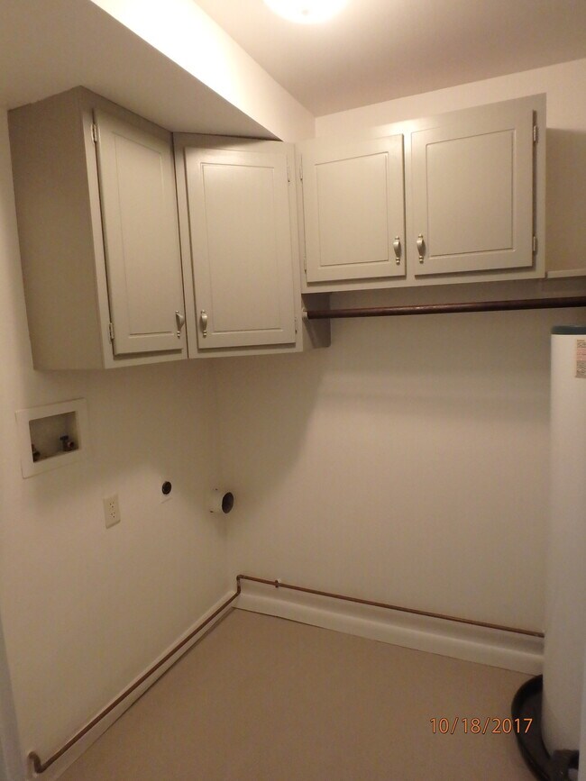 Photo - 524 Adrian Ct