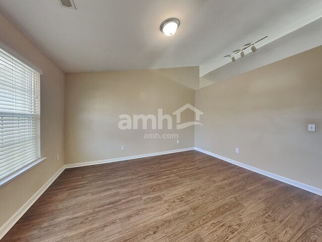 Photo - 3 Kavanagh Ct