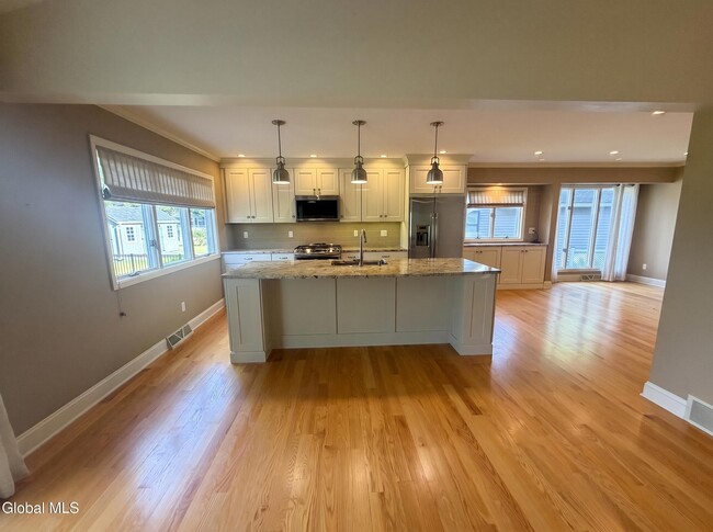 Photo - 53 Huntleigh Dr