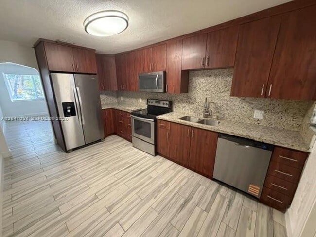 Photo - 2742 SW 32nd Ave Unit 2742 SW 32nd Ave