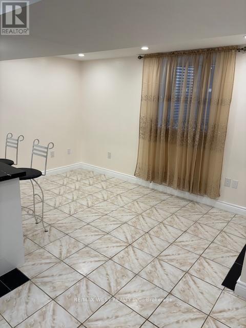 Photo - 77 Norman Wesley Way