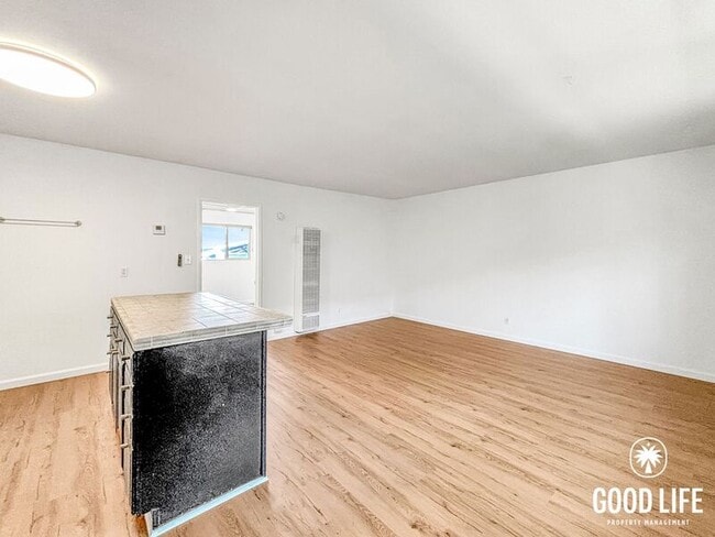 Photo - 720 W Lewis St Unit 14