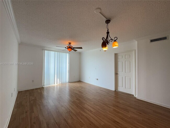 Photo - 1919 Van Buren St Unit 403A