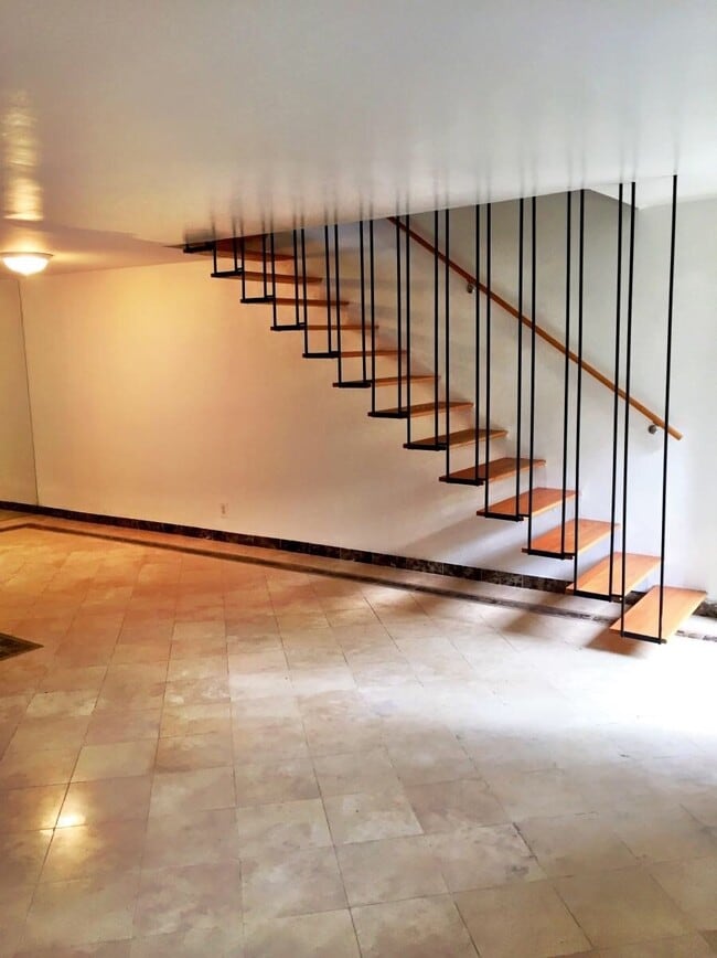Building Photo - 2503 McCue Rd Unit 10 Rental