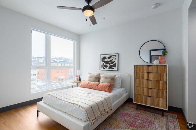 2HAB, 2BA - 855 ft² - The Aster