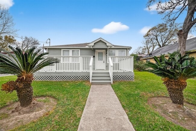 Photo - 521 Alford St