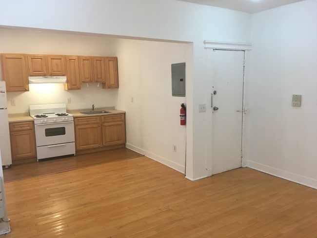 Building Photo - 431 52nd St Unit 6