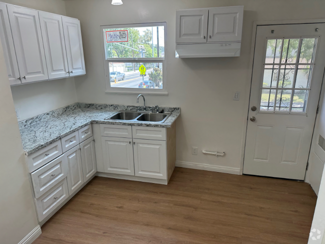 Building Photo - 7329 Normandie Ave Unit 7329 Rental