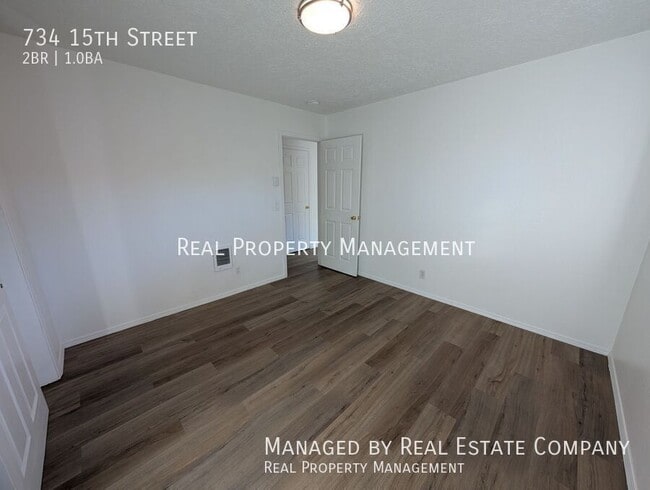Photo - 734 15th St