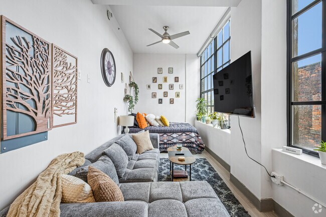 STUDIO - 400SF - Living Room