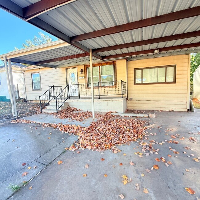 Photo - 4004 SE 25th St