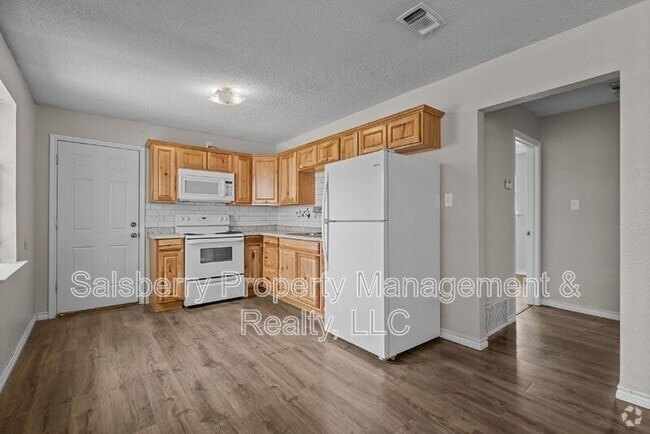 Building Photo - 1213 NW 3rd Ave Rental