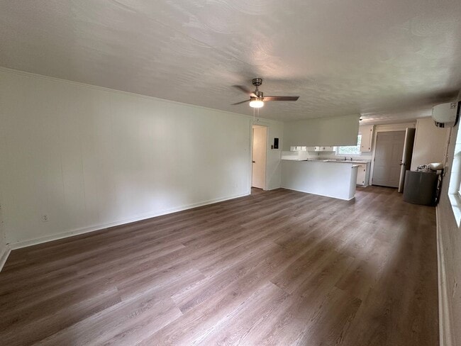Building Photo - For Rent – $1,200/month | 2 Bed | 1 Bath Unit 2966 Old Shelby Rd Rental