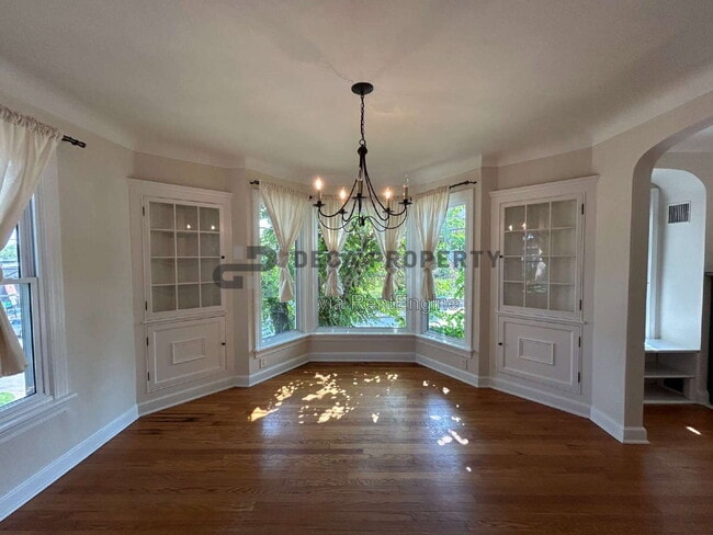 Photo - 203 W Cedar Ave