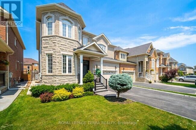 Photo - 30 Eatonville St