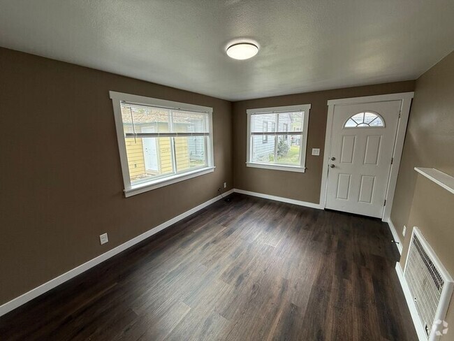 Building Photo - 635 E St NE Rental
